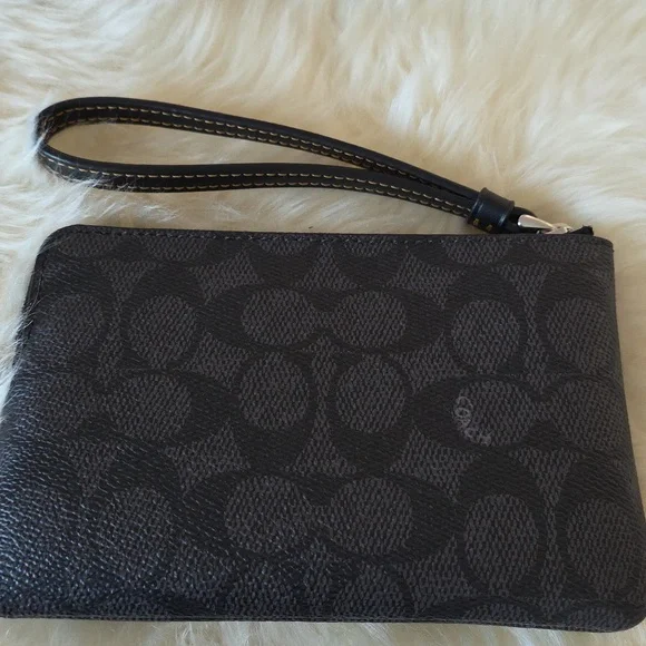 NWOT Coach Black Cat & Moon Signature Corner Zip Wristlet/Wallet π€πββ¬οΈπππβ€οΈ - Picture 4 of 13